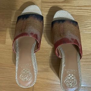 Vince Camuto wedeges